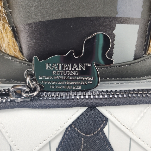 NWT Loungefly Batman Returns Penguin Mini Backpack - Picture 7 of 8